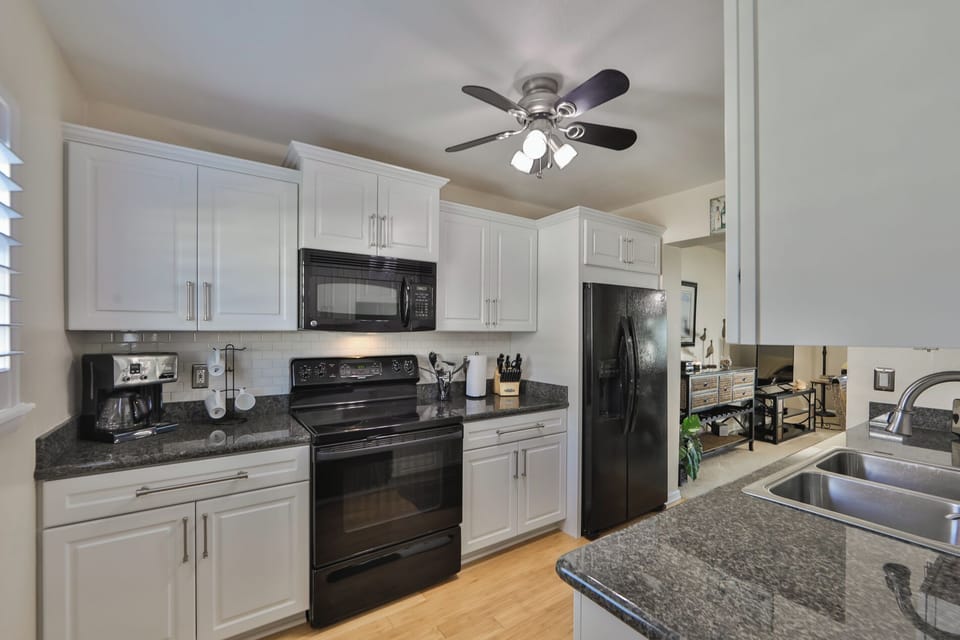 Full Kitchen