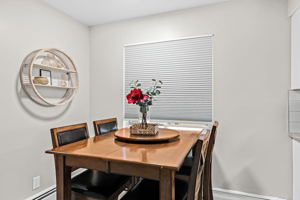 Dining area offers seating for 4