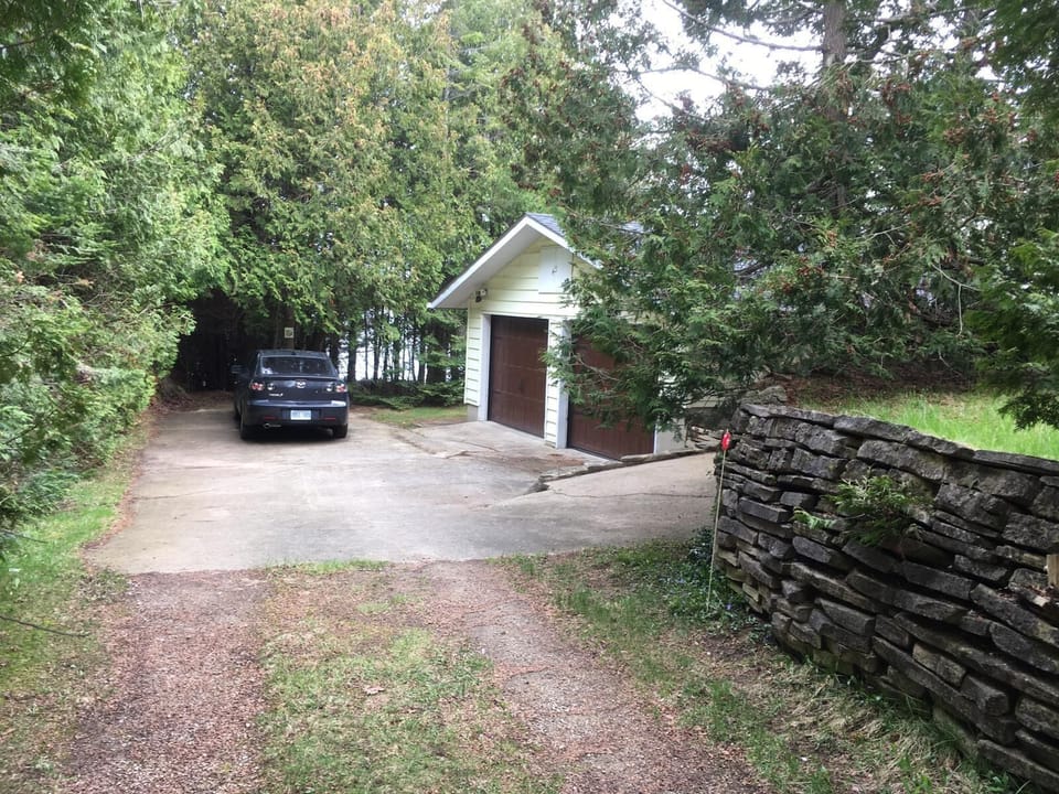 Two car garage 
