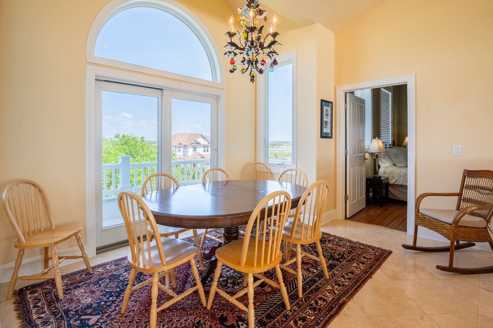 Level 3-Sound Side Breakfast Nook