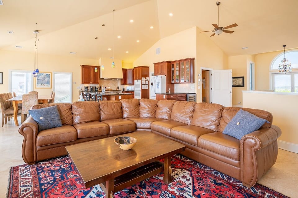 Level 3-Oceanfront Living Room