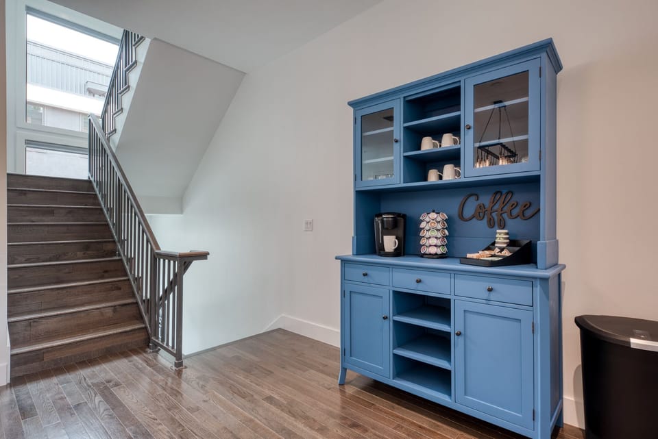 2nd Floor coffee bar Pearl Vista