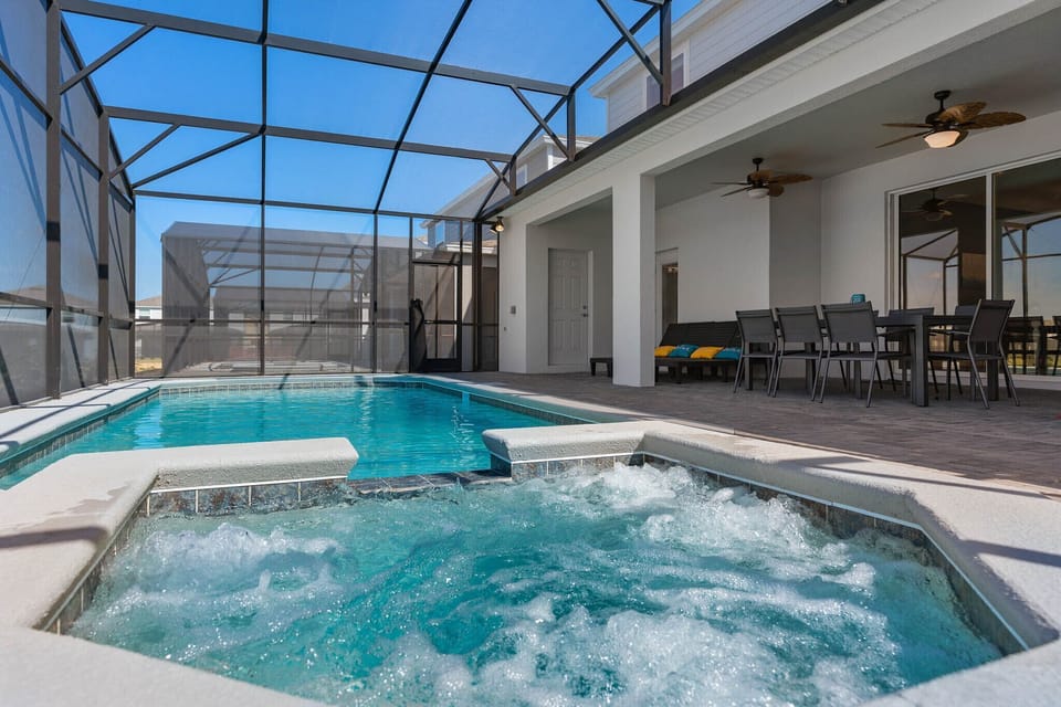 Spa and pool