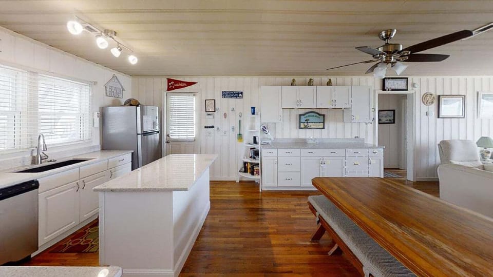 Kitchen ready for group breakfasts and beach-week dinners