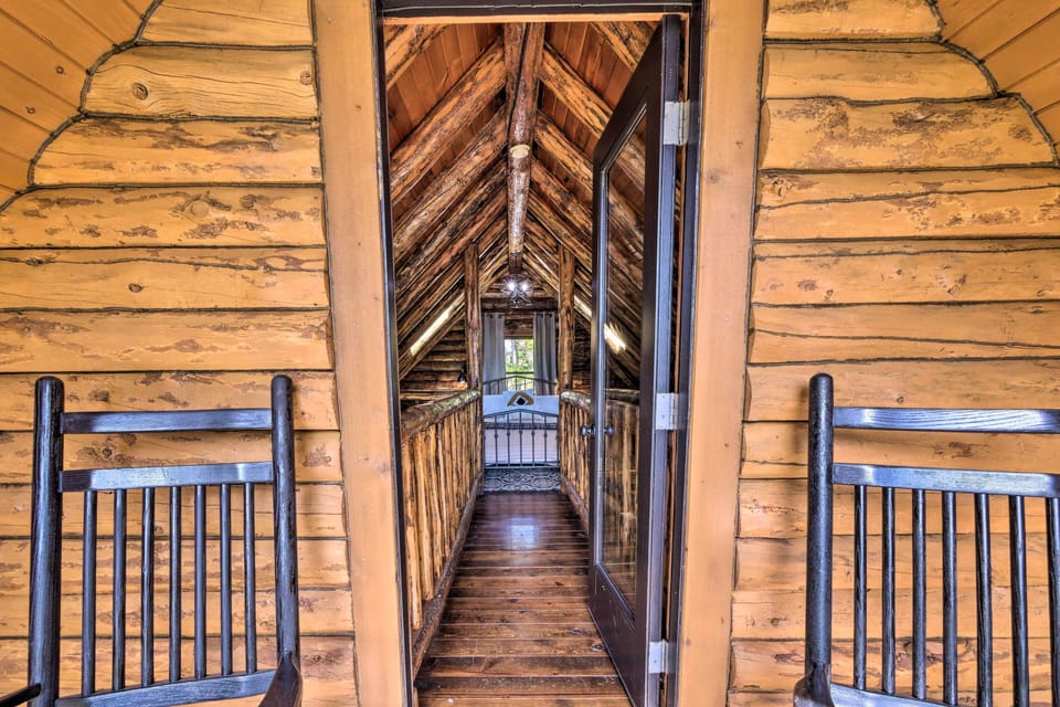 Loft | Furnished Balcony
