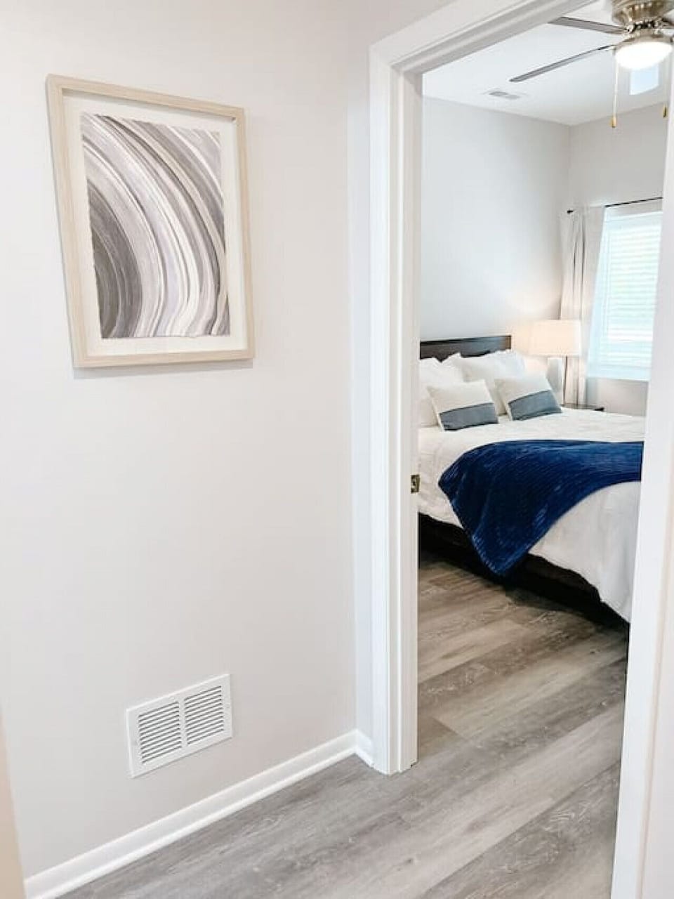 ✨ A comfortable retreat designed for a peaceful night’s sleep.