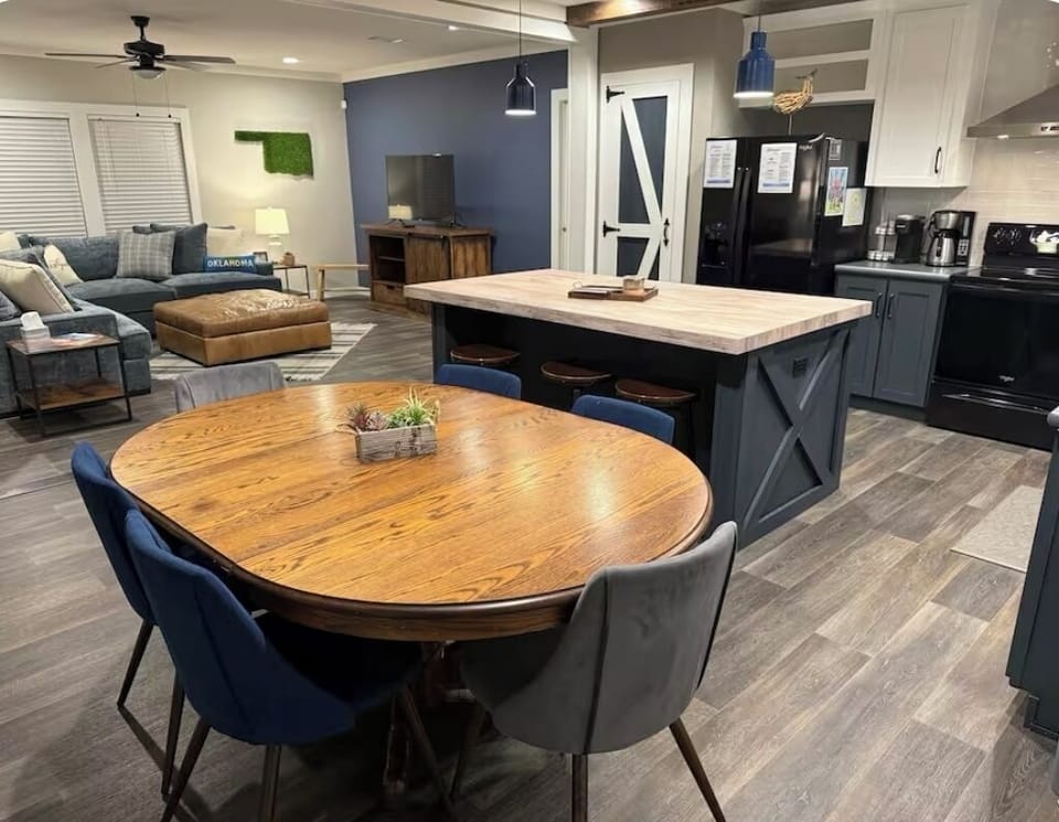 Dining area looking into front living room.