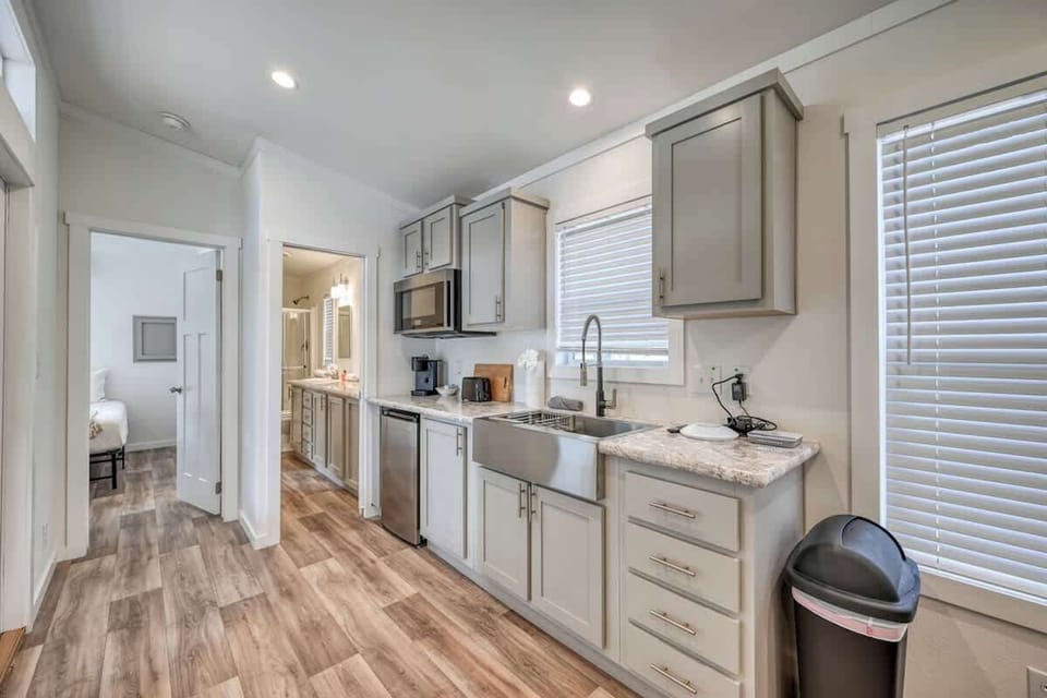 Kitchenette w/Sink, Microwave, Coffee Pot, and Mini Fridge