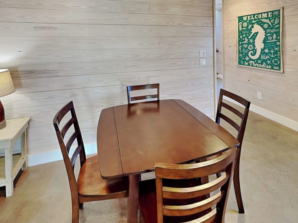Dining Space - Seating For 4 - First Floor