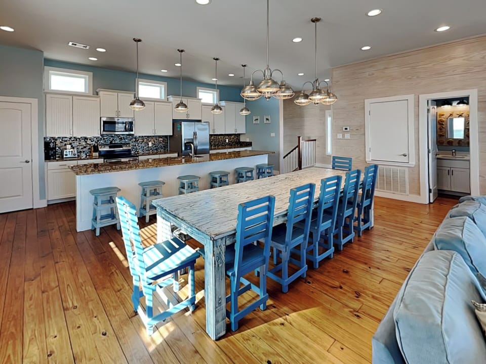 Dining - Seating For 12 - Third Floor
