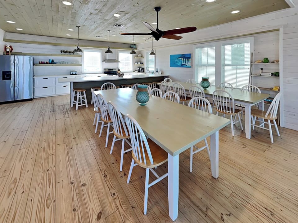Dining Area - Two Large Tables With Plenty of Seating - Third Floor