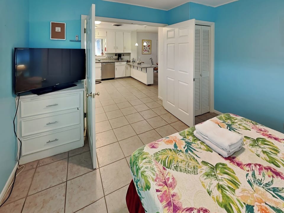 Second Bedroom - TV