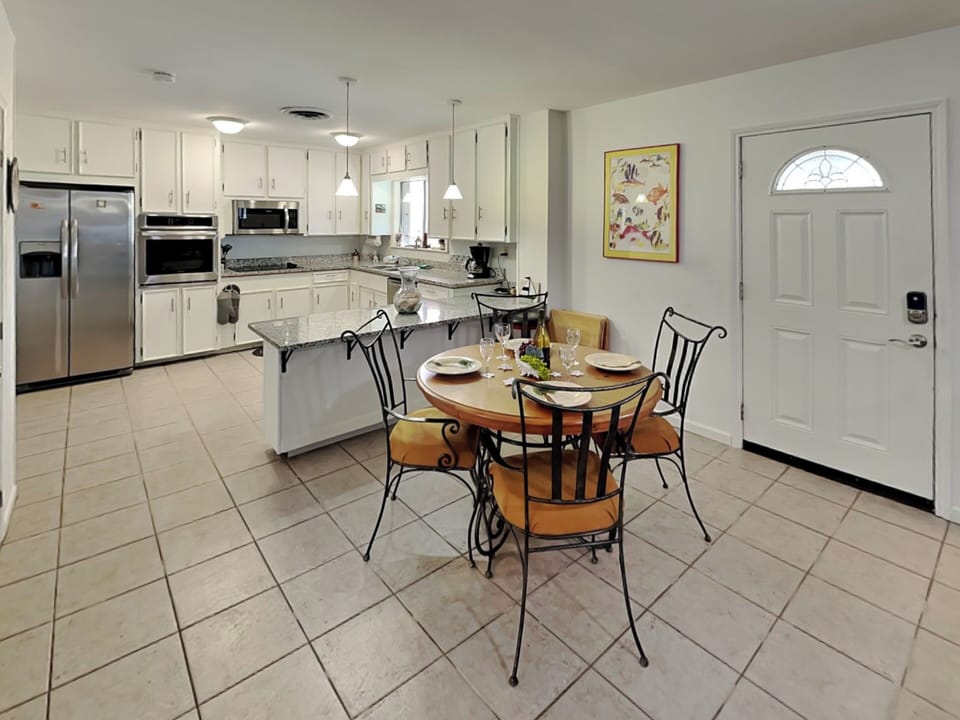 Open Concept Kitchen & Dining Area