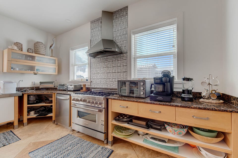 Full Kitchen - Keurig