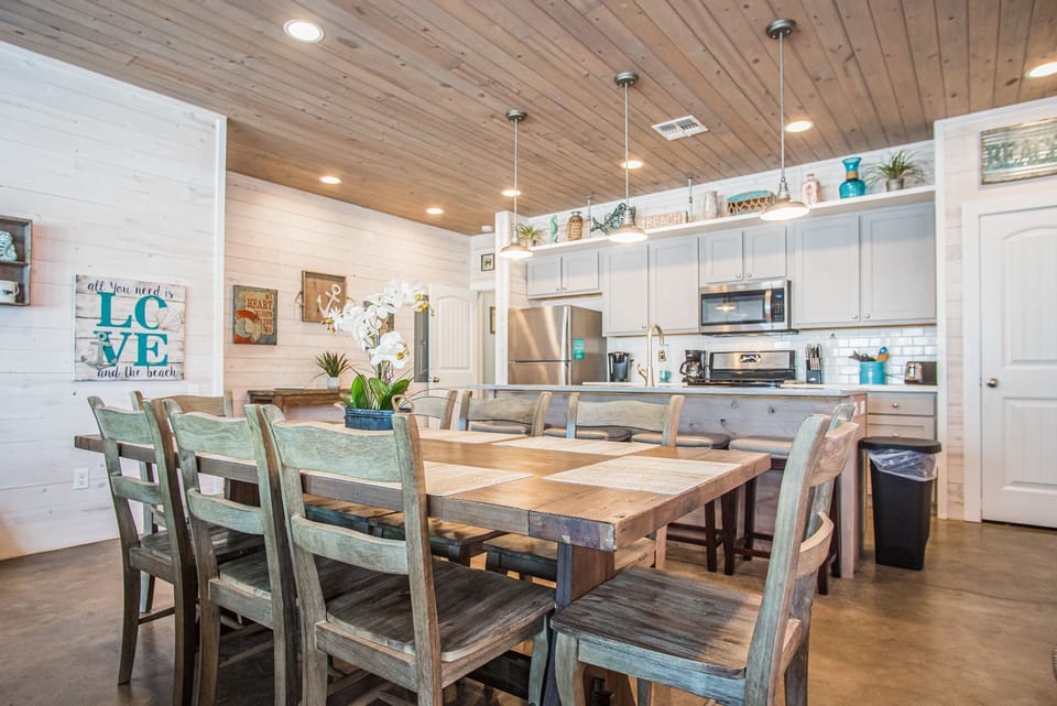 Stay Connected - With the dining table conveniently located next to all of the action, it's easy to stay engaged with friends and family while grabbing a quick bite to eat.