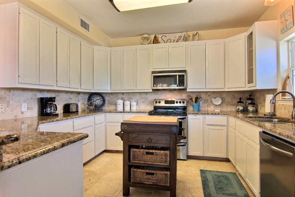 Full Kitchen
