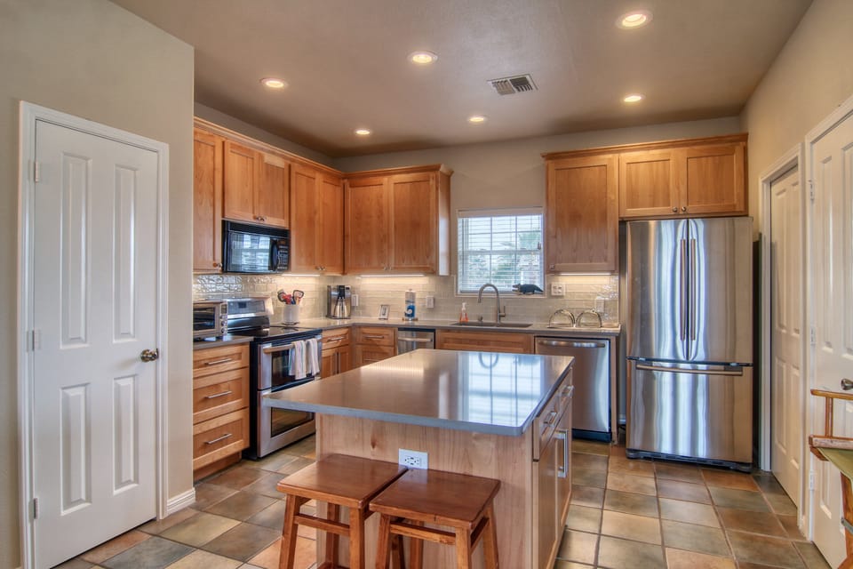 With this much room, the whole family can be part of making meals or snacks.