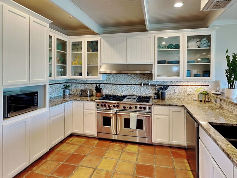 Full Size Kitchen