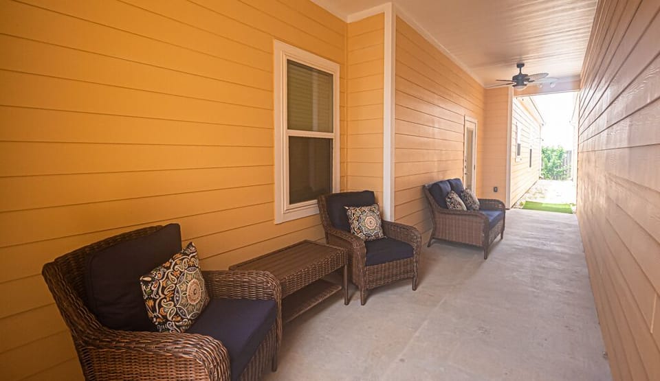 Covered Patio - Outdoor Seating