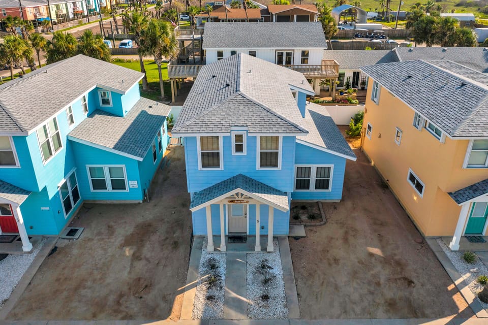 Exterior View - Aerial