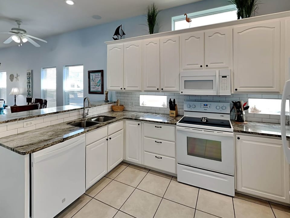 Full Kitchen