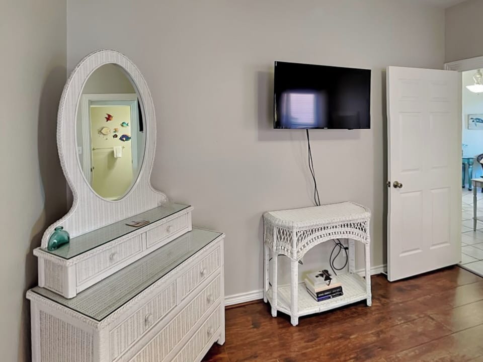 First Bedroom - King Bed, En Suite, TV - First Floor