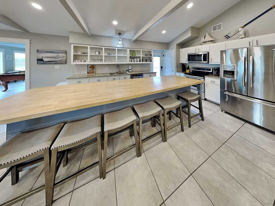 Full Kitchen - Oversized Island w/ Countertop Seating for 6 - First Floor