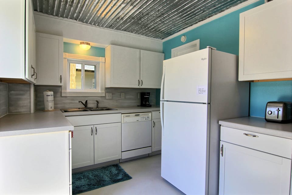 Second Kitchen - First Floor