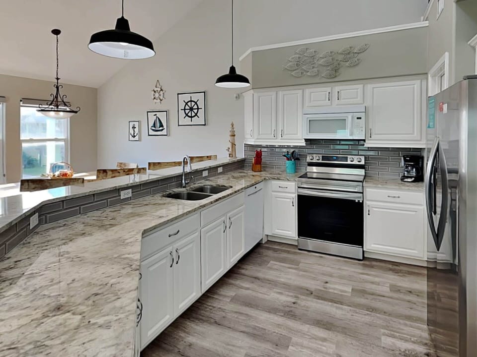 Full Kitchen - Second Floor