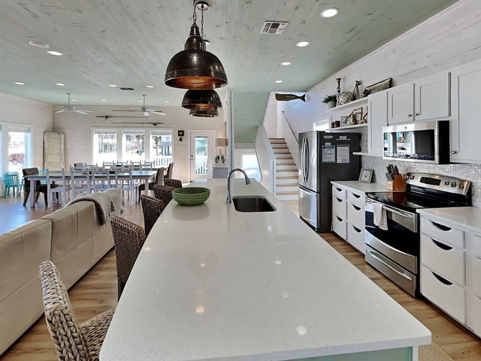 Full Kitchen