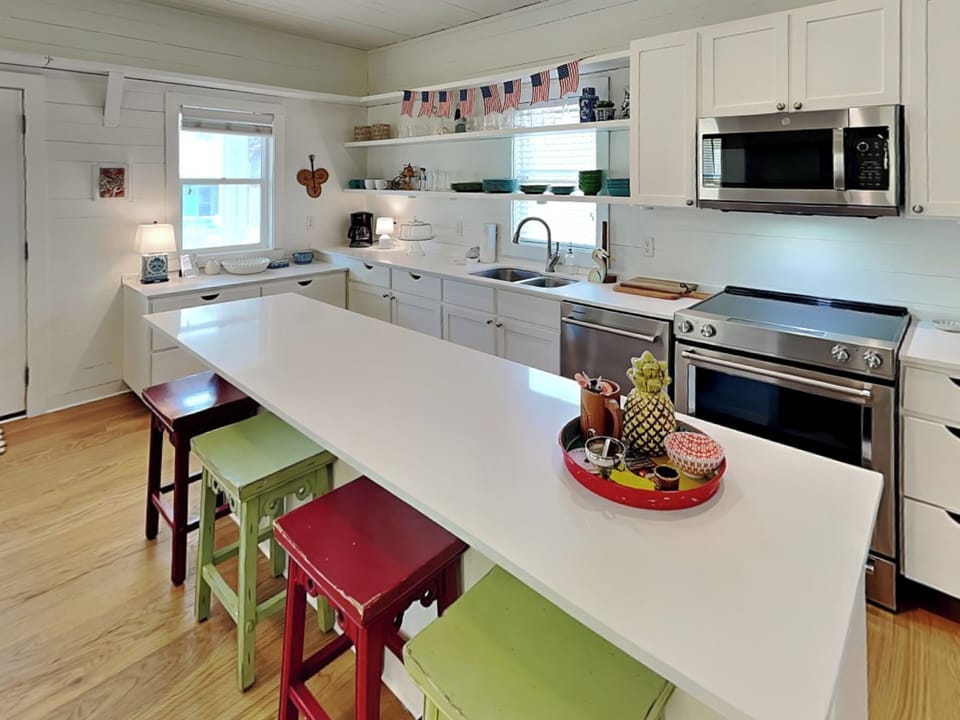Kitchen - Large Island, Countertop Seating