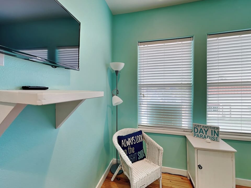 Second Floor, Second Bedroom - Queen