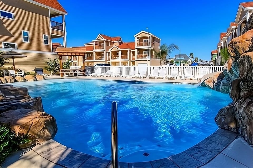 Complex Pool