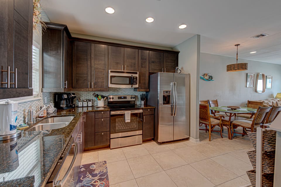 Full Kitchen