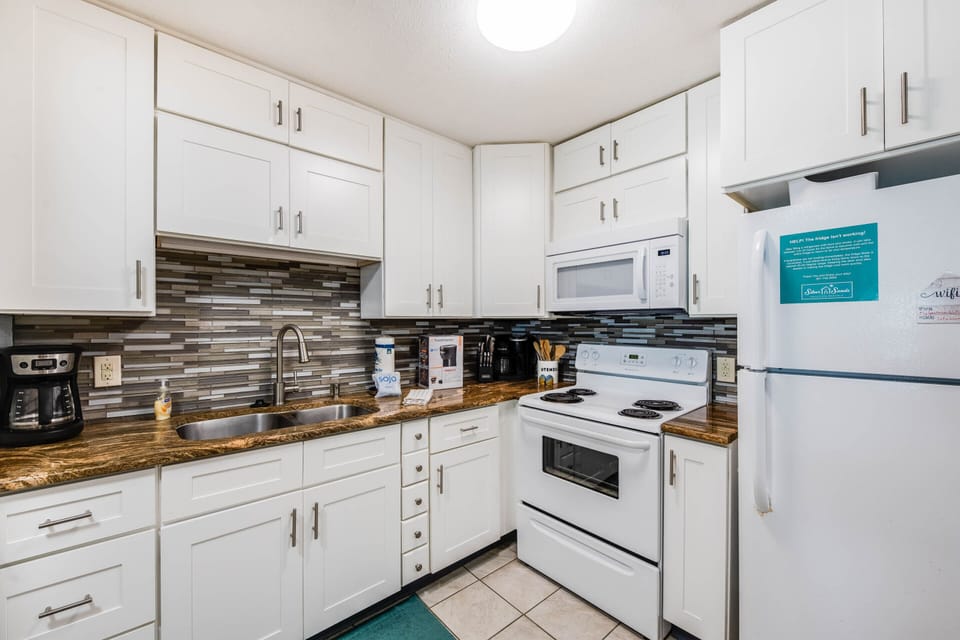 Full Kitchen