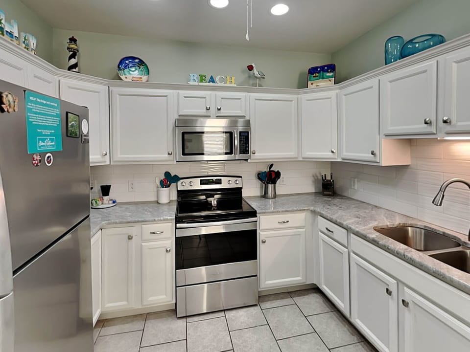 Full Kitchen