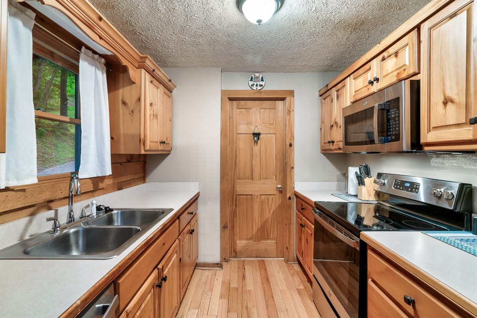 Cook your own meals if you want a restful evening after nights on the strip!