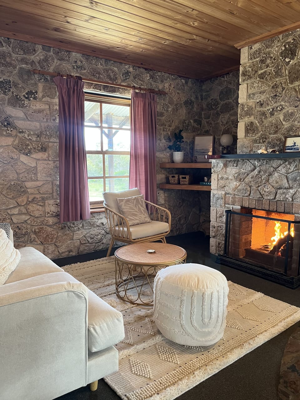 Lounge with open fire place 