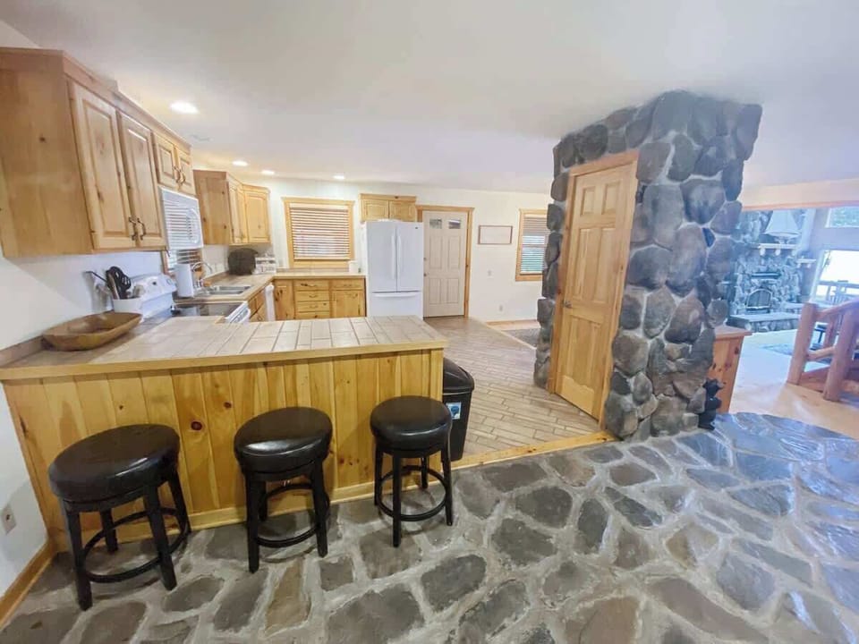 Open concept kitchen fully stocked 
