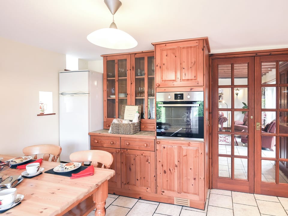 Kitchen/diner | The Old Coach House - Hanley Farm, Hook-a-Gate, near Shrewsbury