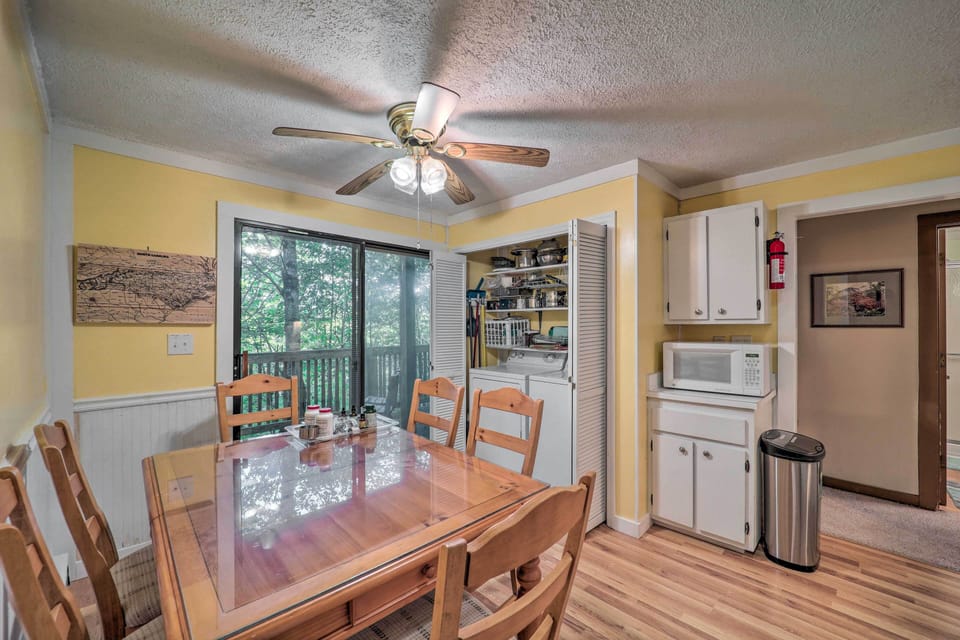 Dining Area | Dishware/Flatware | Trash Bags/Paper Towels