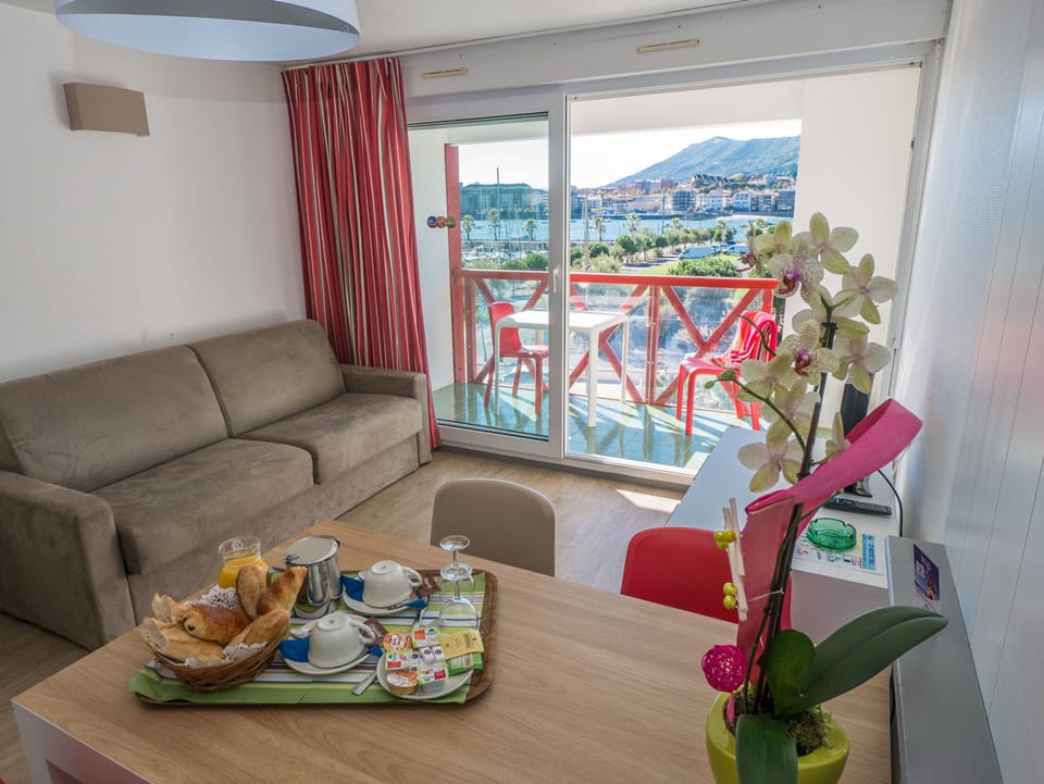 Enjoy your breakfast in the living area