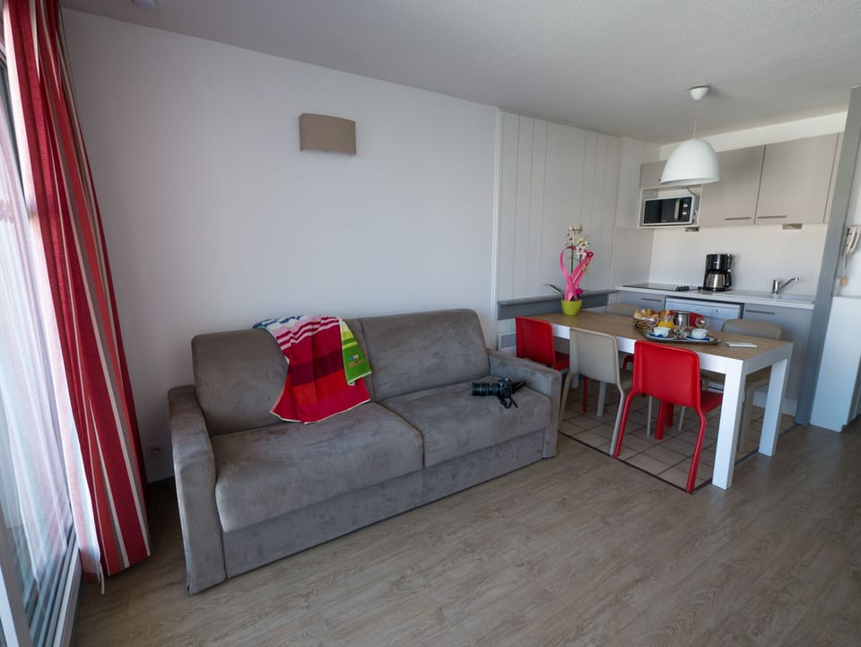 Make a cup of tea and relax in your living area ! 