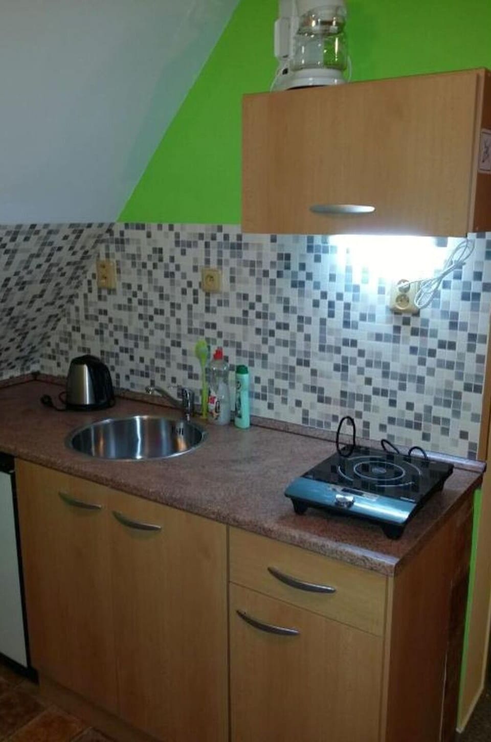Brown, Tap, Kitchen Sink, Cabinetry, Sink, Property, Plumbing Fixture, Countertop, Wood, Interior Design