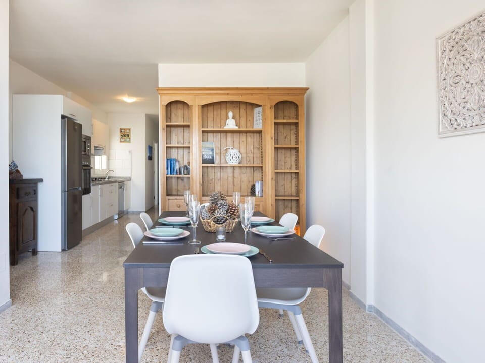Table, Property, Furniture, Chair, Wood, Interior Design, Flooring, Floor, Building, Hall