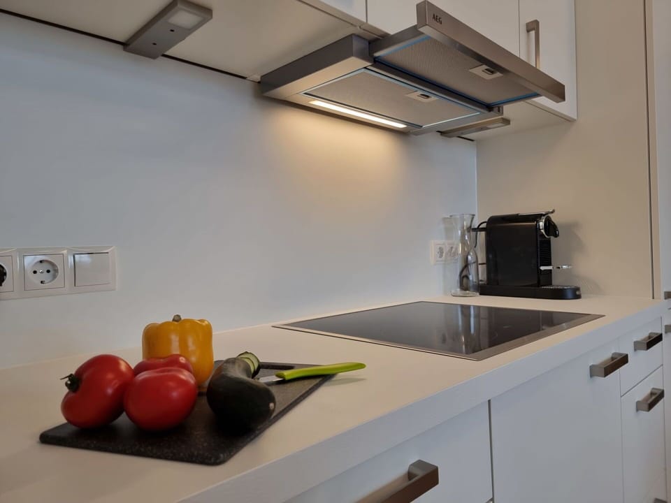 Cabinetry, Property, Kitchen Sink, Countertop, Wood, Kitchen Stove, Interior Design, Kitchen, Sink, Kitchen Appliance