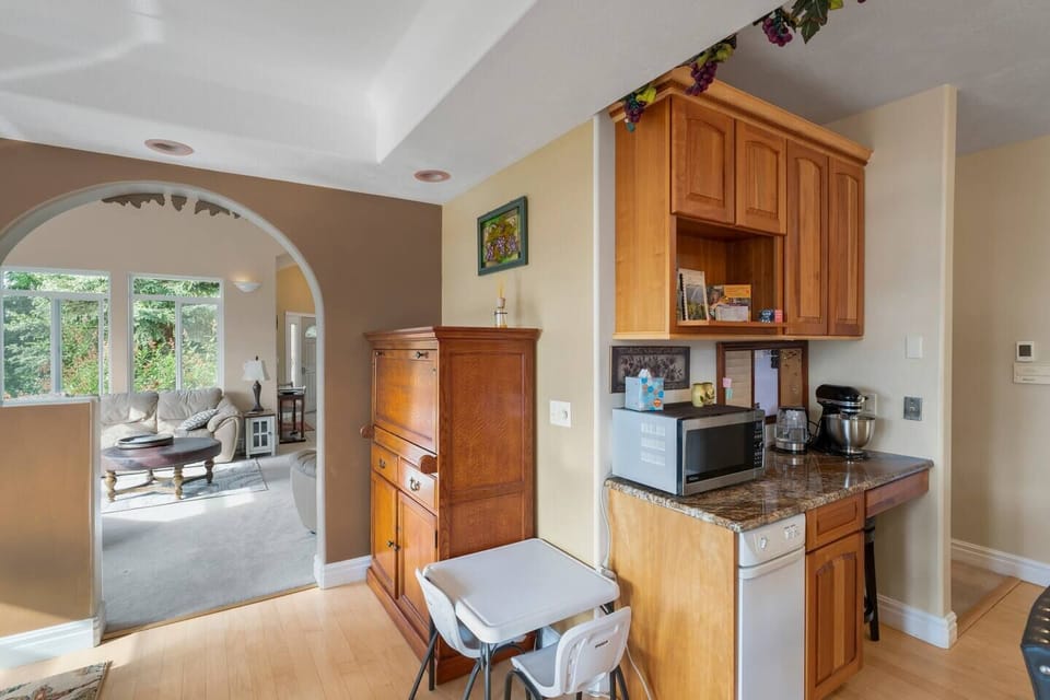 Well equipped kitchen