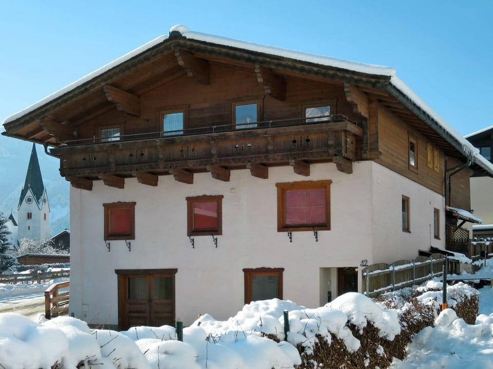 Sky, Snow, Building, Window, House, Slope, Wood, Cottage, Siding, Rural Area