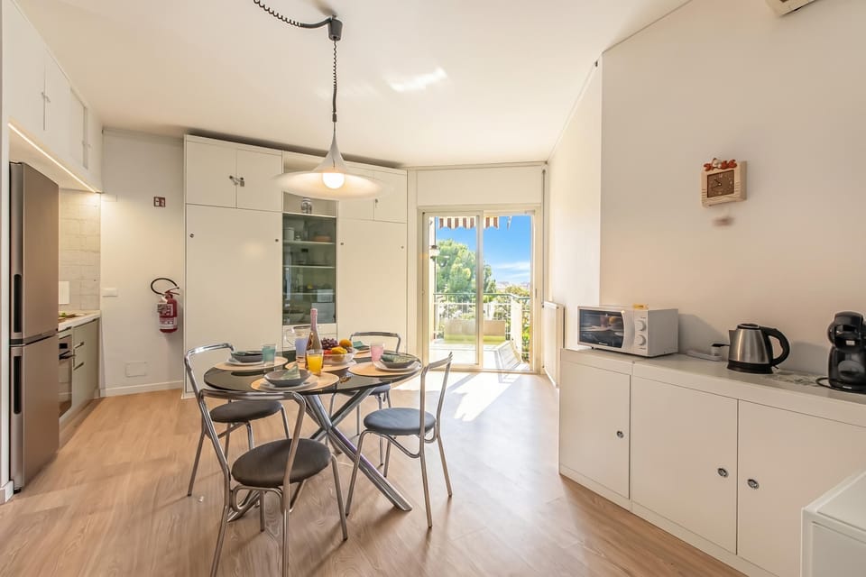 Kitchen and dining area