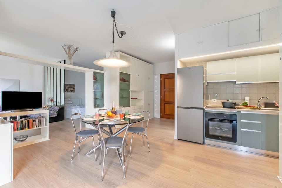 Kitchen and dining area